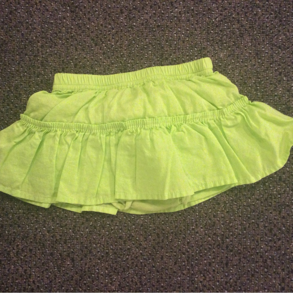 First Moments, Skirt, Size 6 Months 12 - 16 lbs.
